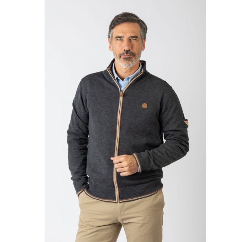 CHAQUETA DE PUNTO CON CREMALLERA