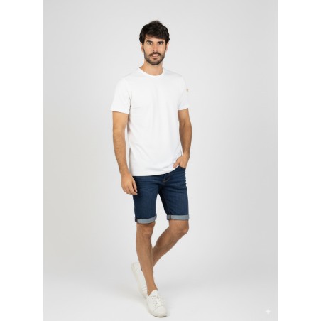 BASIC T-SHIRTS