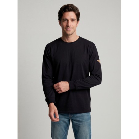 Basic long-sleeve T-shirt